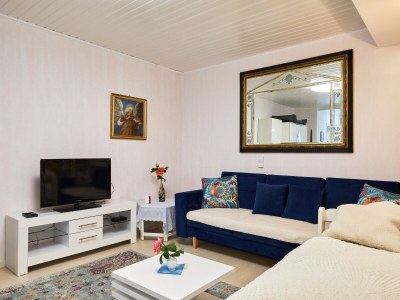 Holiday apartment pool view - Features photo 20