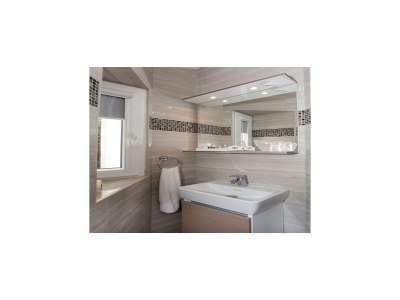 Apartment Mali Skoj Apartment - Two-Bedroom Apartment with Sea View - Features photo 10