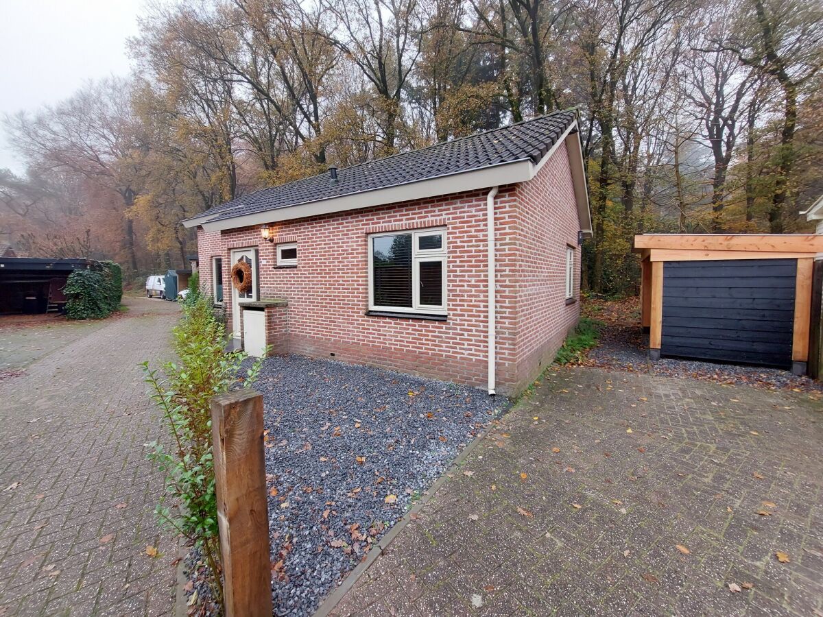 Holiday house Beautiful holiday home in Ermelo with terrace