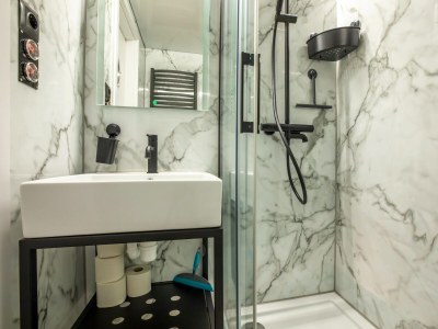 House boat Beautiful houseboat  with shared pool - Features photo 8