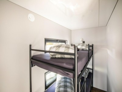 House boat Beautiful houseboat  with shared pool - Features photo 18