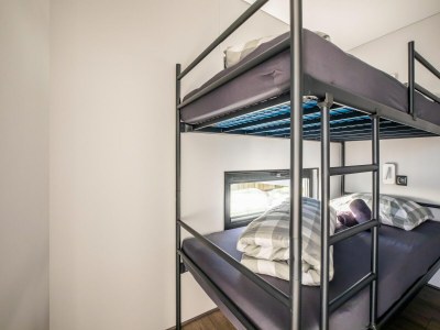 House boat Beautiful houseboat  with shared pool - Features photo 26