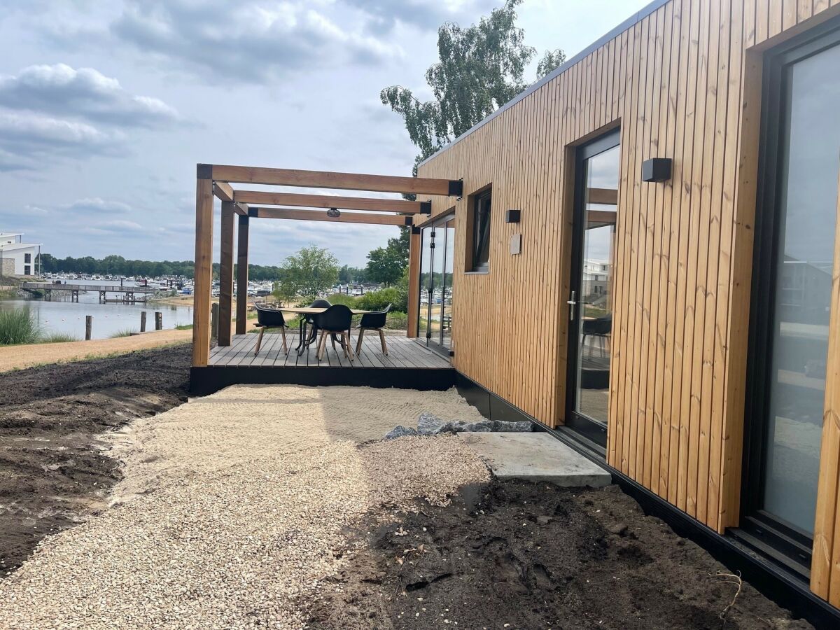 Holiday park Lodge by Rhine with Stunning Water Views - Outdoor photo 2