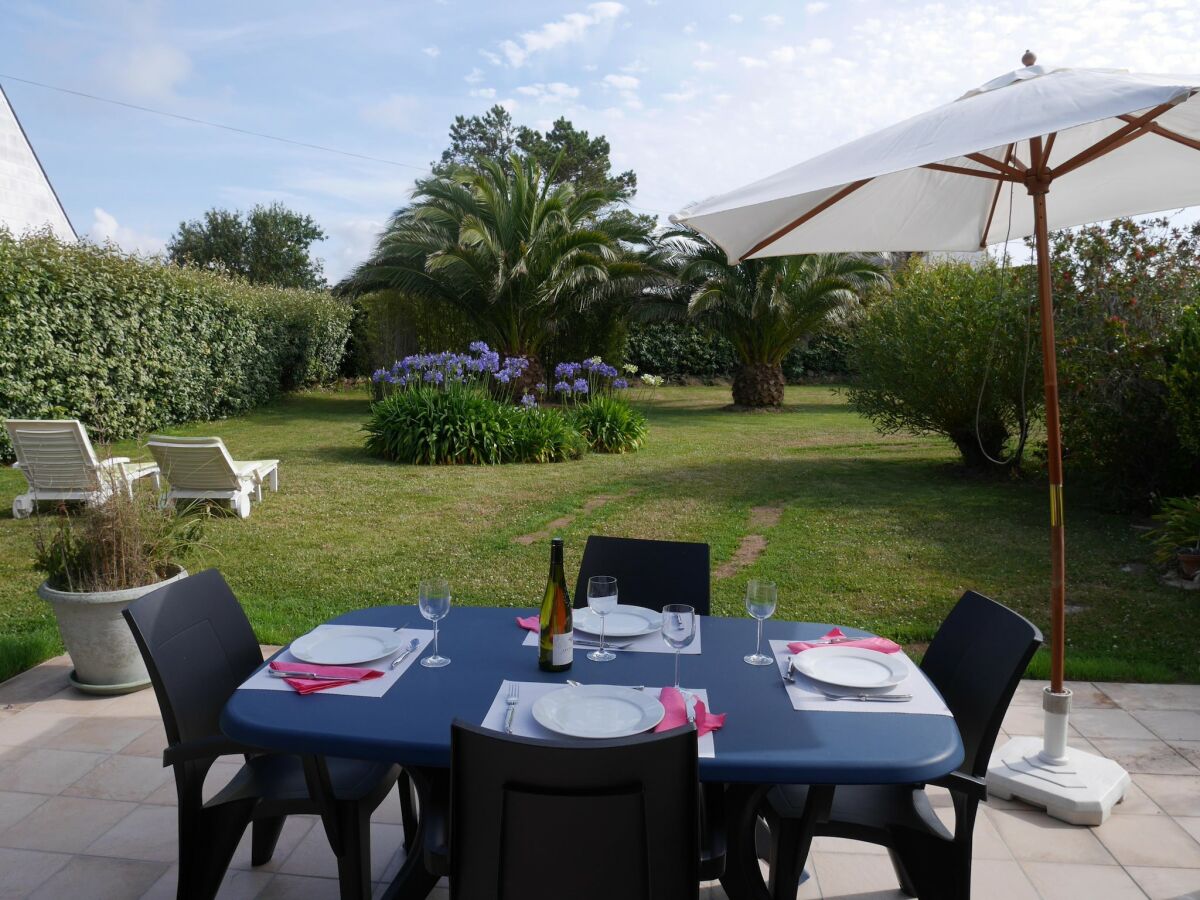 Holiday house Holiday Home in Plouneour near Sandy Beach - Outdoor photo 2