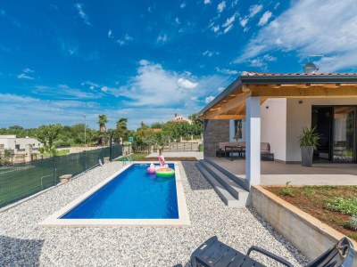 Holiday house Villa in Novigrad mit Pool und Strandnähe - Outdoor photo 4