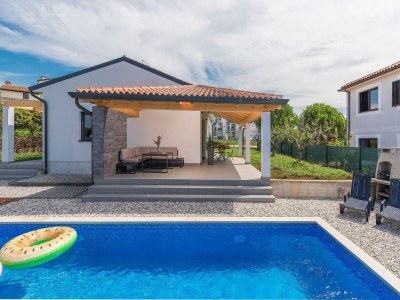 Holiday house Villa in Novigrad mit Pool und Strandnähe - Outdoor photo 6