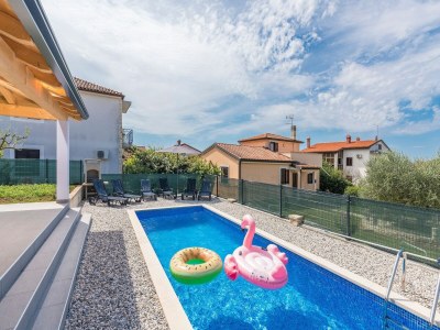 Holiday house Villa in Novigrad mit Pool und Strandnähe - Outdoor photo 7