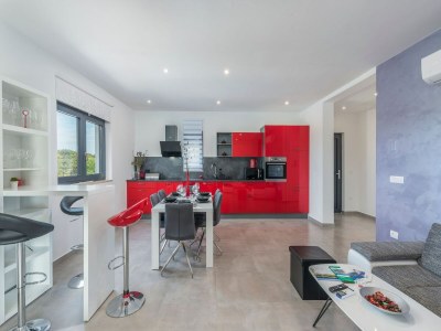 Holiday house Villa in Novigrad mit Pool und Strandnähe - Features photo 15