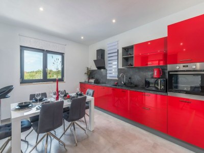 Holiday house Villa in Novigrad mit Pool und Strandnähe - Features photo 17