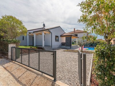 Holiday house Villa in Novigrad mit Pool und Strandnähe - Outdoor photo 39