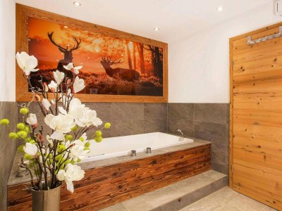 Chalet Chalet in Königsleiten mit Bergblick & Spa - Features photo 23