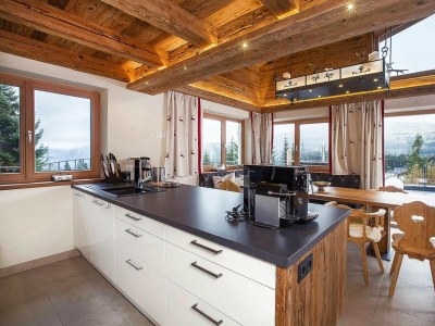 Chalet Chalet in Königsleiten mit Bergblick & Spa - Features photo 24