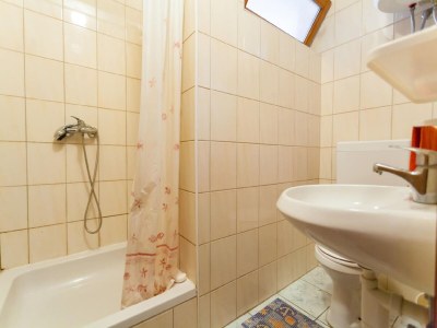 Apartment Apartment in Malinska with Terrace - Features photo 10