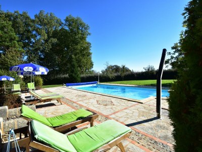 Holiday house Schönes Ferienhaus mit beheiztem Pool - Outdoor photo 2