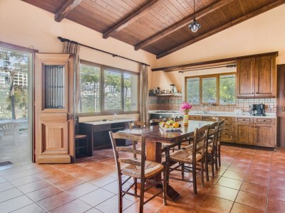 Villa Villa in Crete with Private Pool & Views - Features photo 12