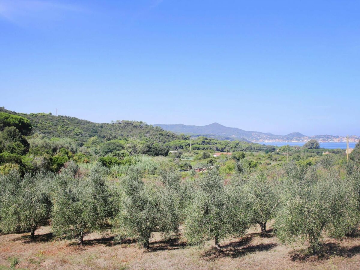 Holiday park Ferienhaus in Magazzini am Strand - Outdoor photo 4