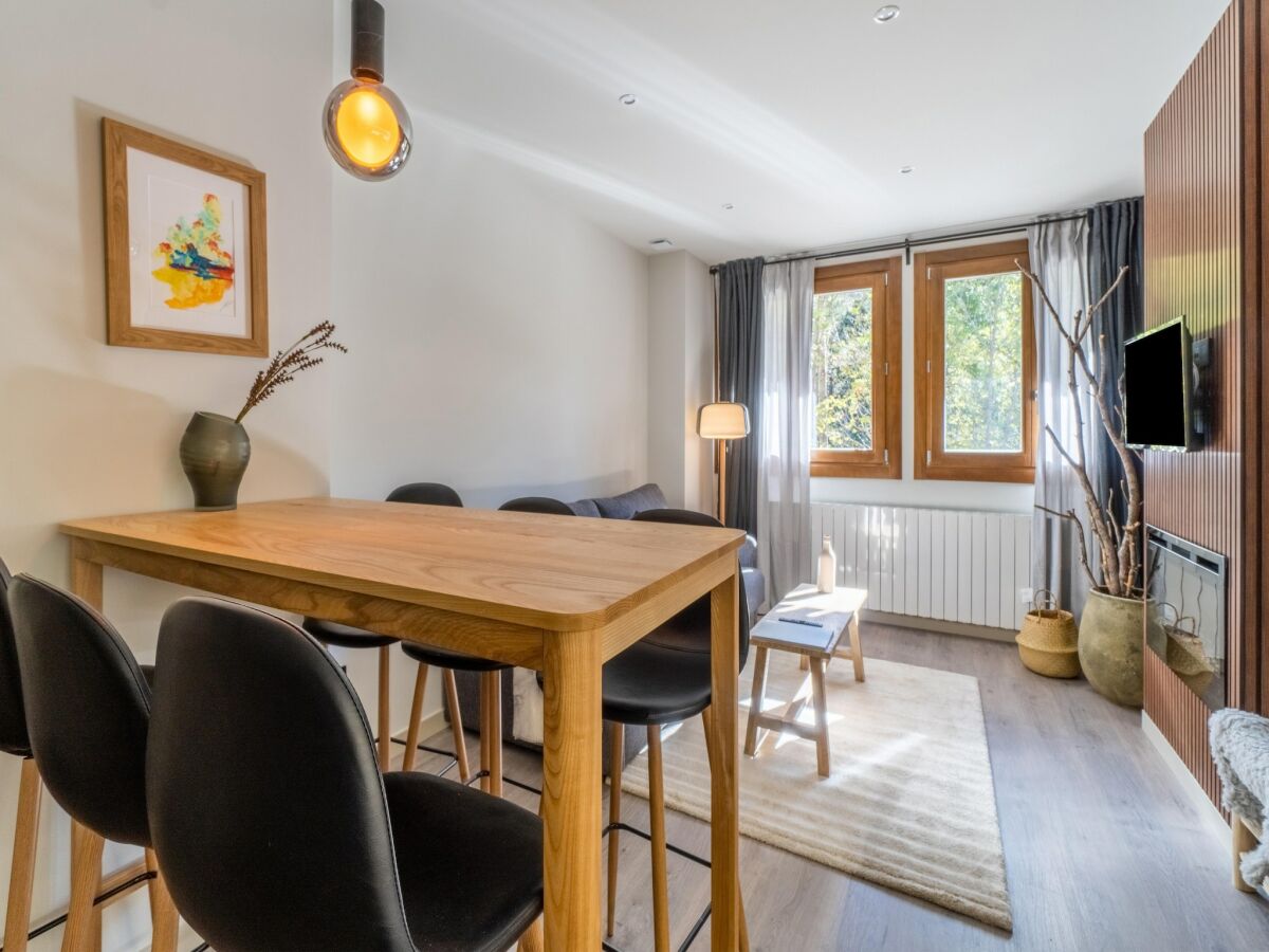 Apartment Stone Home in Benasque near Scenic Lake - Features photo 5