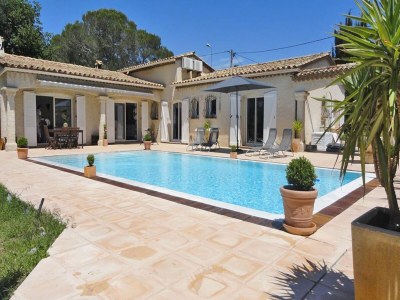 Villa Villa in Puget-sur-Argens mit Pool & Garten in Fréjus Region - Villa