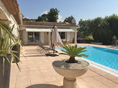 Villa Villa in Puget-sur-Argens mit Pool & Garten - Outdoor photo 3