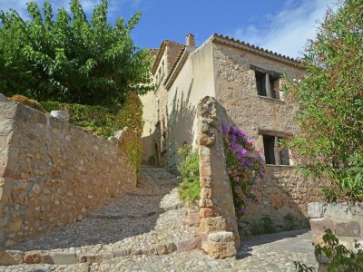 Villa Peaceful Poolside Escape - Environment photo 25