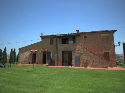 Farmhouse Rustic Tuscan Farmhouse - Outdoor photo 19