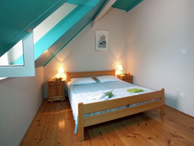 Holiday house Beautiful holiday home on the island Brac, with the sea and a small beach in front of the door! - Features photo 17