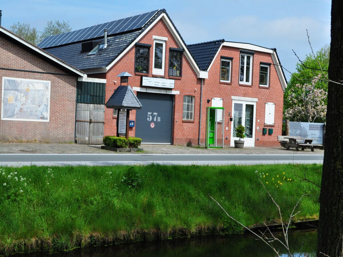 Apartment Shed 57b in an old flour mill in Haulerwijk