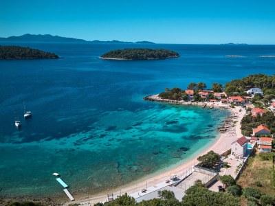 Holiday apartment with sea view and private beach - Environment photo 26