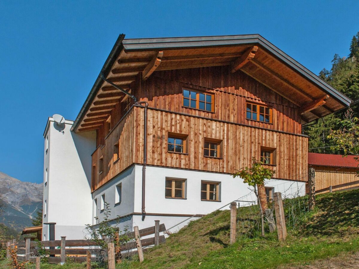Apartment Rustikaler Hof in Tirol mit Bergblick - Outdoor photo 2
