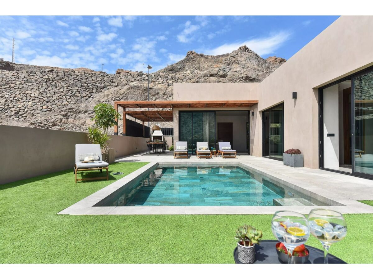 Holiday house Villa in Tauro with Private Pool & Beach Access