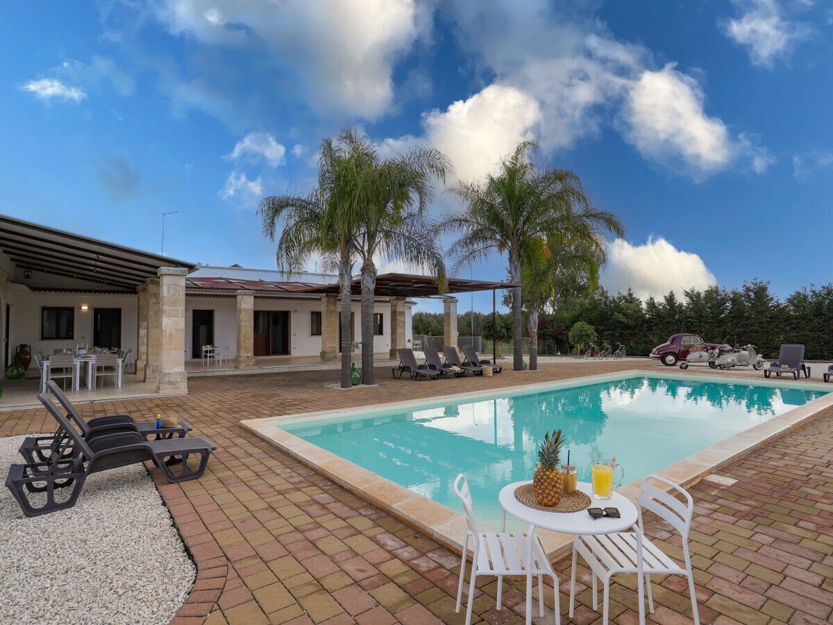 Villa Apulia retreat - private pool - 14 guest
