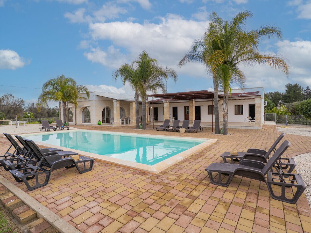 Villa Apulia retreat - private pool - 14 guest - Outdoor photo 3