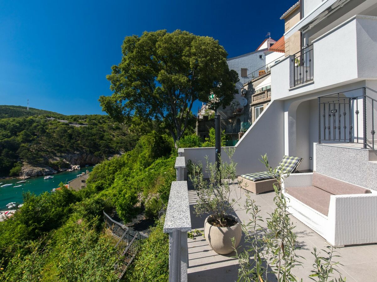 Holiday house Nora – 50 m² große Terrasse mit Meerblick in der Altstadt von Vrbnik - Outdoor photo 2