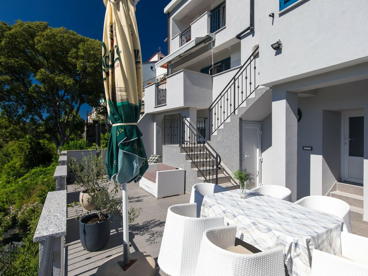 Holiday house Nora – 50 m² große Terrasse mit Meerblick in der Altstadt von Vrbnik - Outdoor photo 3