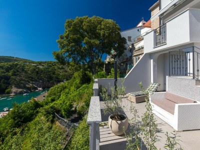 Holiday house Nora – 50 m² große Terrasse mit Meerblick in der Altstadt von Vrbnik - Outdoor photo 2