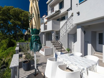 Holiday house Nora – 50 m² große Terrasse mit Meerblick in der Altstadt von Vrbnik - Outdoor photo 3