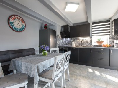 Holiday house Nora – 50 m² große Terrasse mit Meerblick in der Altstadt von Vrbnik - Features photo 8