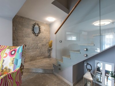 Holiday house Nora – 50 m² große Terrasse mit Meerblick in der Altstadt von Vrbnik - Features photo 13