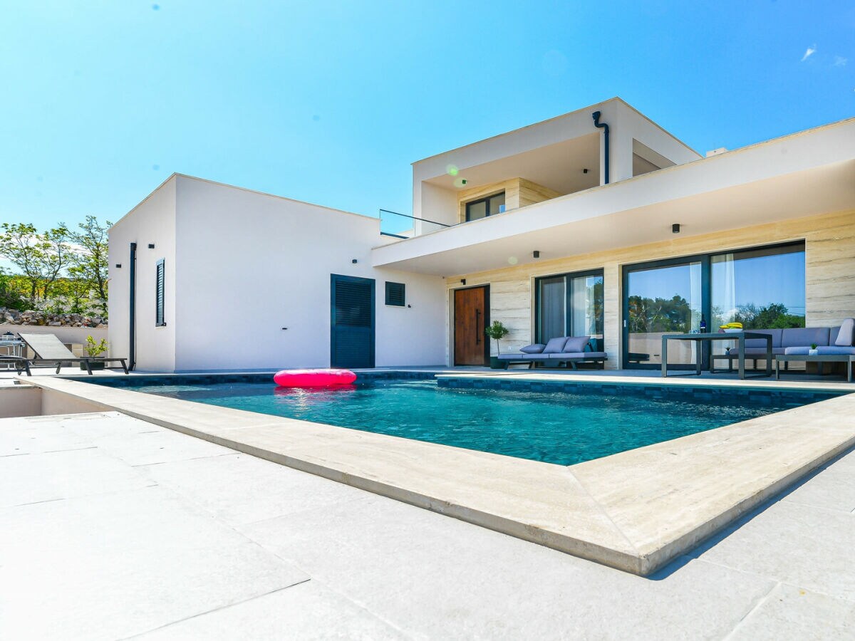 Villa Zariva with pool and panoramic mountain and - Outdoor photo 5