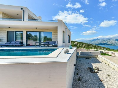 Villa Zariva with pool and panoramic mountain and - Outdoor photo 2