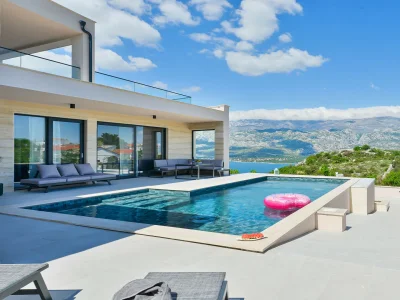 Villa Zariva with pool and panoramic mountain and - Outdoor photo 3