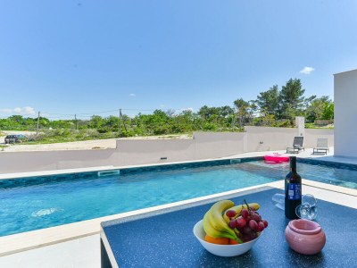 Villa Zariva with pool and panoramic mountain and - Outdoor photo 4