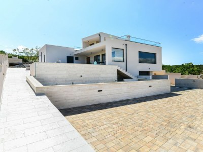 Villa Zariva with pool and panoramic mountain and - Outdoor photo 18