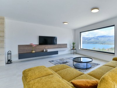 Villa Zariva with pool and panoramic mountain and - Features photo 20