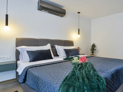 Villa Zariva with pool and panoramic mountain and - Features photo 35