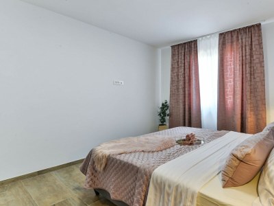 Villa Zariva with pool and panoramic mountain and - Features photo 46