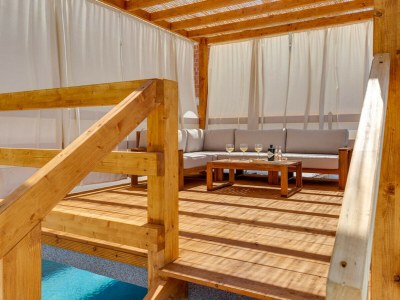 Villa Magnificent Villa Oasis with extra large pool - Outdoor photo 7