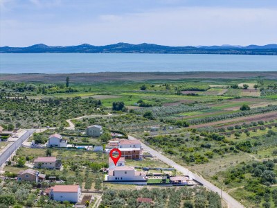 Villa Magnificent Villa Oasis with extra large pool - Outdoor photo 14