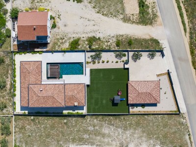 Villa Magnificent Villa Oasis with extra large pool - Outdoor photo 16