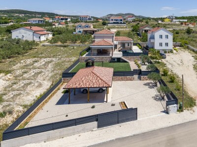 Villa Magnificent Villa Oasis with extra large pool - Outdoor photo 17